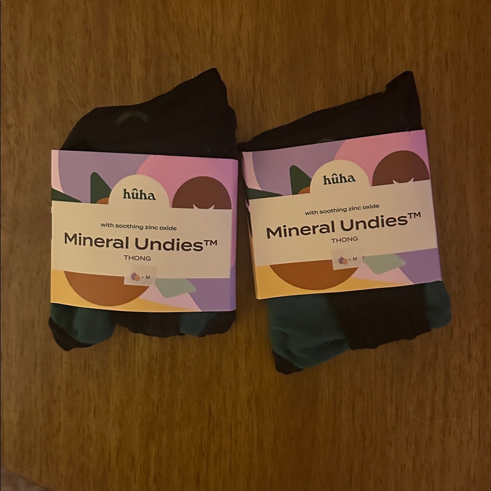 2 PAIRS BRAND NEW huha mineral thong - black